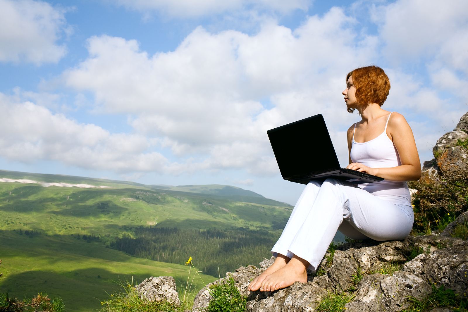 3 Easy Tips For A Stronger Facebook Presence (FREE Facebook marketing guide included)