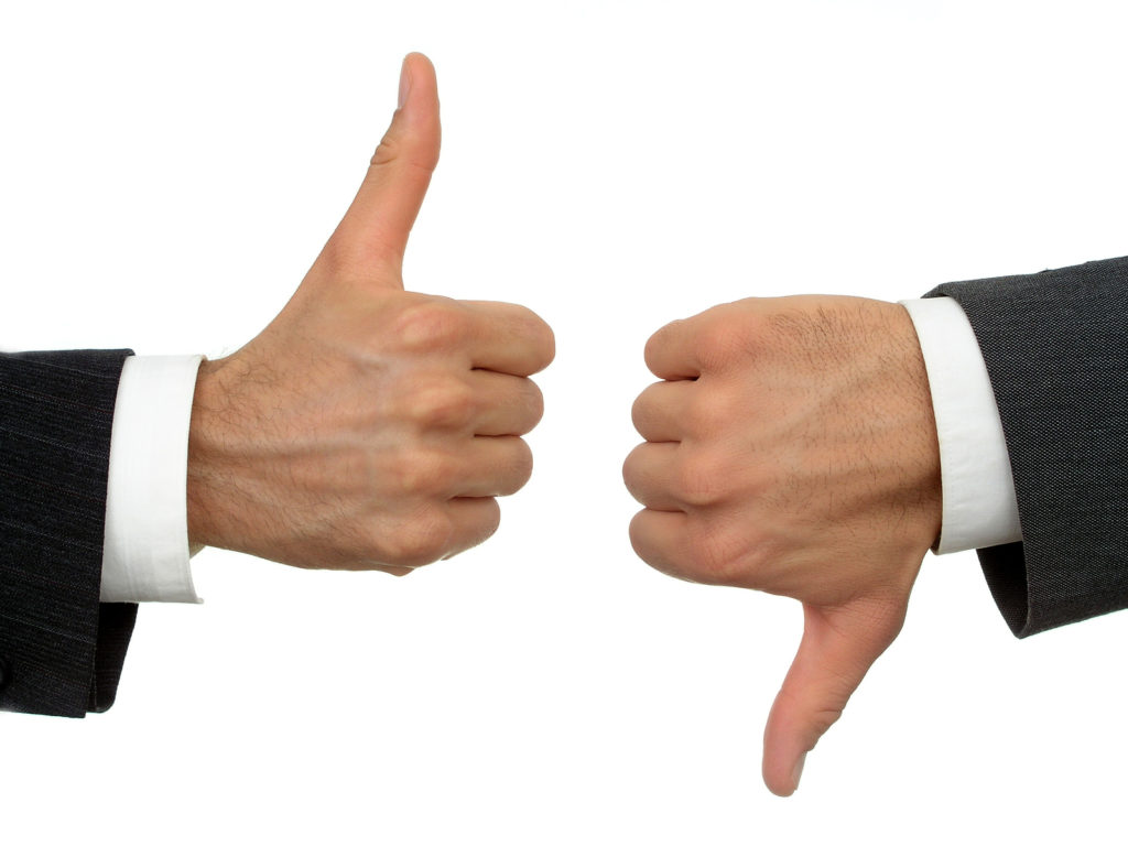 Facebook thumbs up - social media for real estate agents